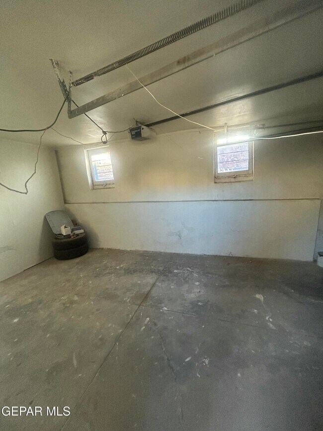 Building Photo - 1546 Upson Dr