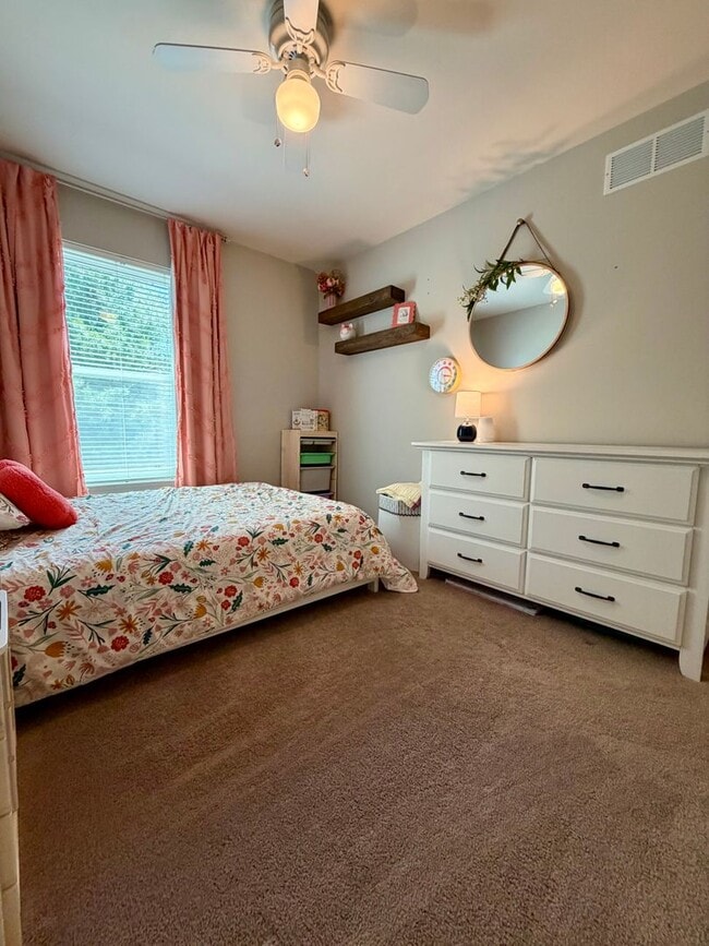 Building Photo - Stunning 3-Bedroom/2-Bathroom Townhouse in Perkasie! Available Mid July!