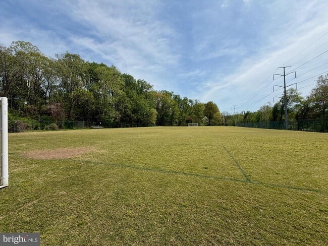 Building Photo - 5736 8th Rd N