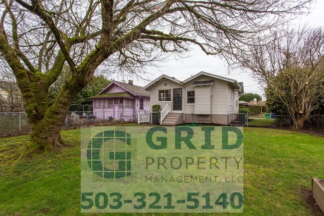 Building Photo - Spacious Two Bedroom Home with Backyard - N Portland!