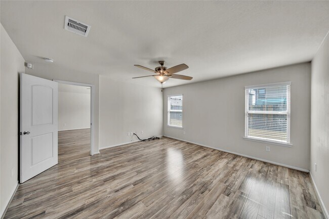 Building Photo - 29035 Jacobs River Dr