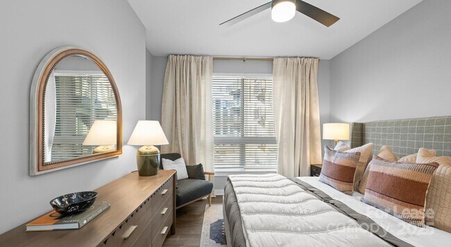 Building Photo - 1711 Commonwealth Ave