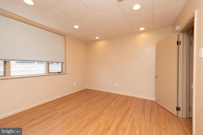 Building Photo - 1317 Wolf St
