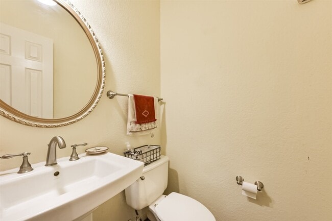 Building Photo - 1306 N Gabriel River Cir