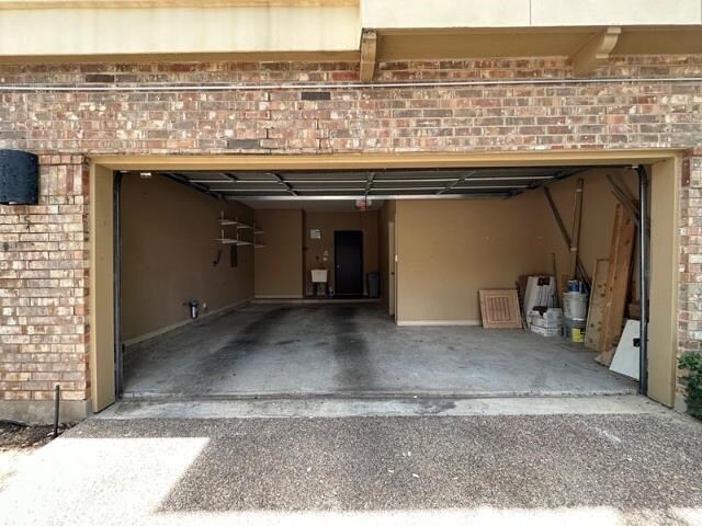 Building Photo - 109 E Del Mar Blvd