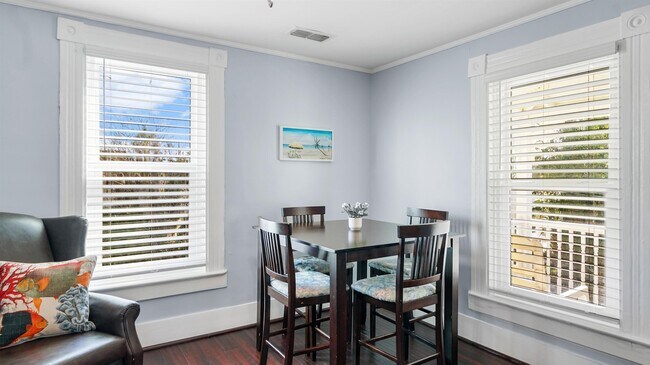 Building Photo - 14 Sanchez Ave