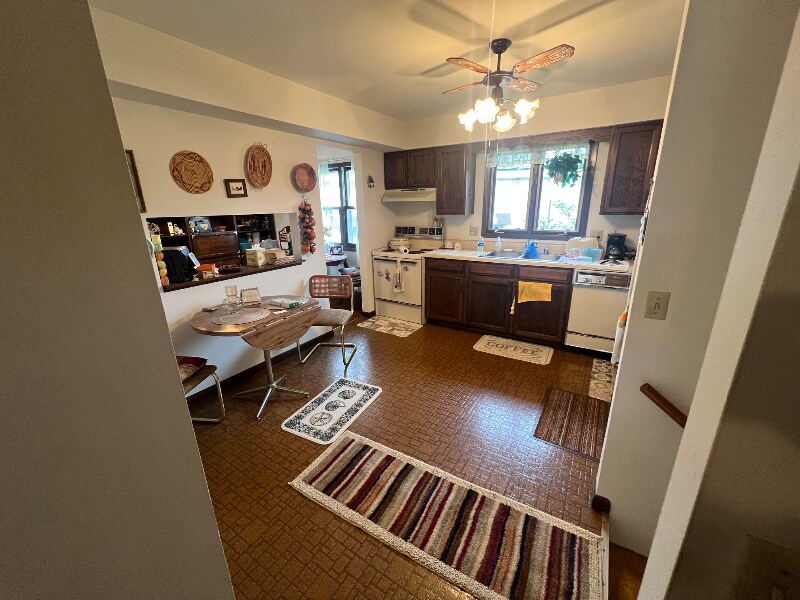 Building Photo - 243 Tyler Cir