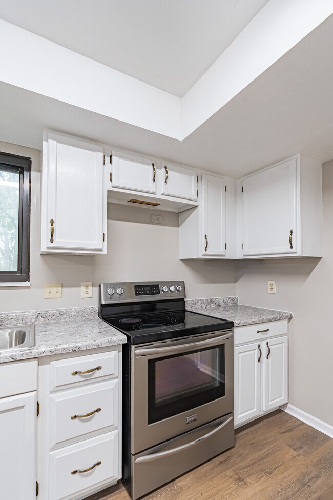 Building Photo - 13103 Lillian St