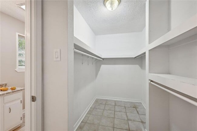 Building Photo - 508 Tanglewood Dr