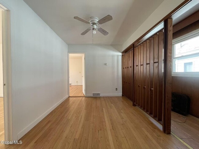 Building Photo - 1725 Union St