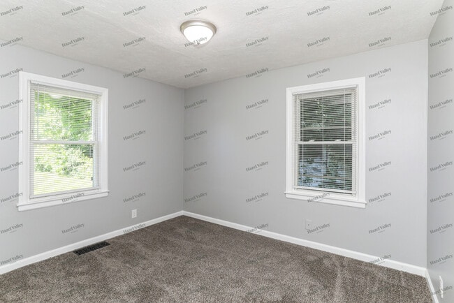 Building Photo - 79 Red Bud Ln