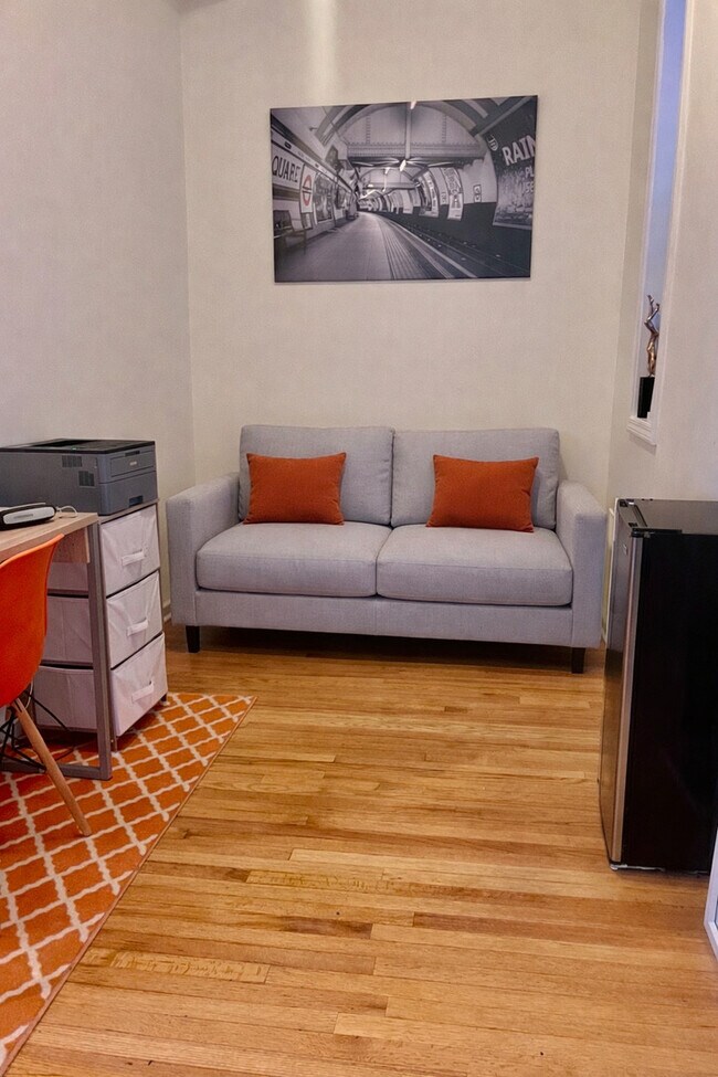 Building Photo - 1421 W Huron St