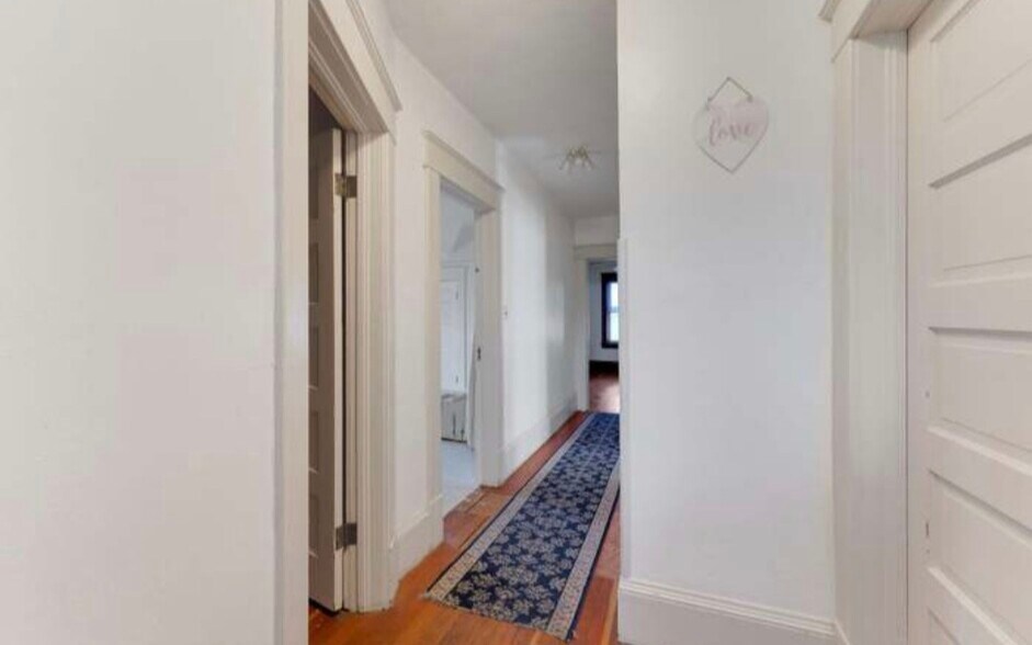 Building Photo - 804 5th St