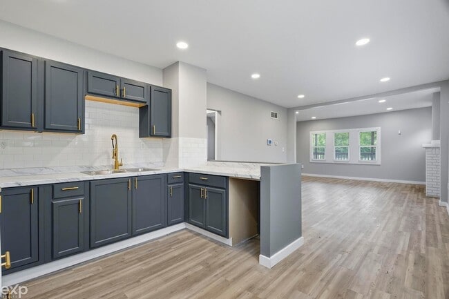 Building Photo - 13320 Jane Ave