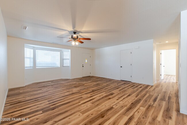 Building Photo - 4840 N Agua Fria Dr