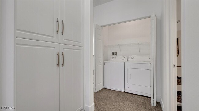 Building Photo - 721 Peachy Canyon Cir