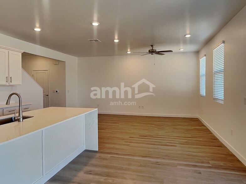 Building Photo - 6483 E Paseo Alga