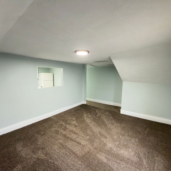 Building Photo - 439 More St NE