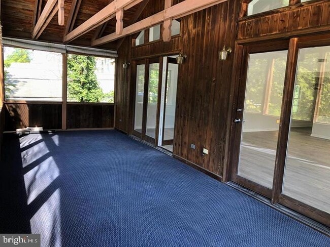 Building Photo - 75 S Main St