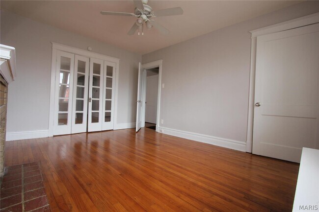 Building Photo - 5422 Rhodes Ave