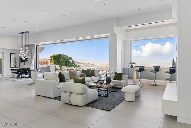 Building Photo - 667 Palisade Rim Dr