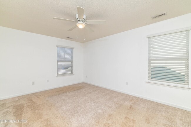 Building Photo - 228 Belle court