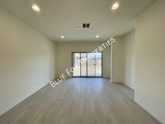 Building Photo - 10692 W Dickerson Dr