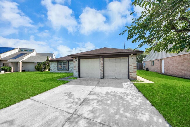 Building Photo - 1911 Hammerwood Dr