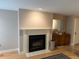 Building Photo - 36 Essex Green Ln