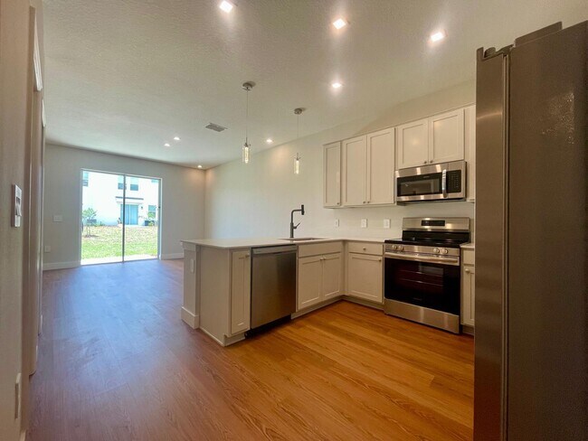 Building Photo - 6159 Park Promenade Way