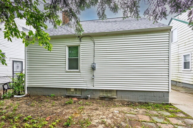 Building Photo - 9231 Burt Rd