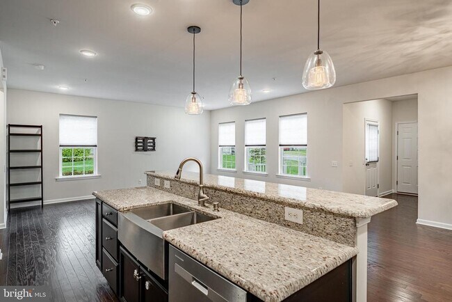 Building Photo - 720 Sun Valley Ct
