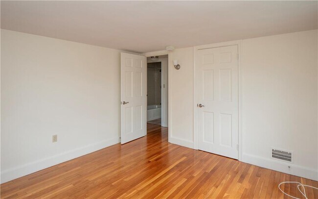 Building Photo - 184 N Fenner Ave