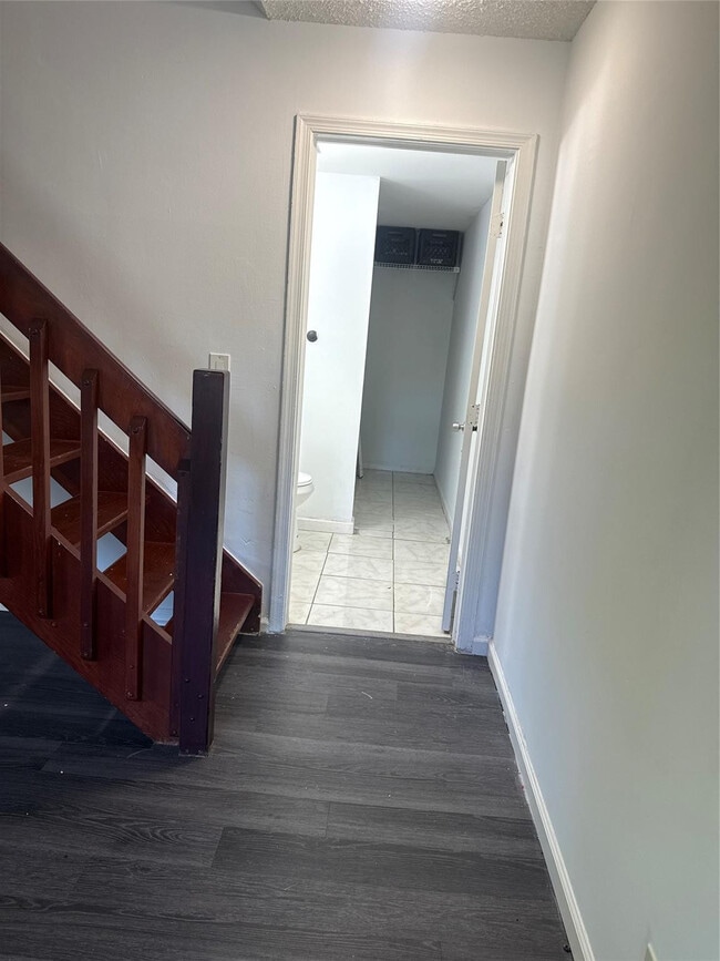 Building Photo - 115 San Remo Blvd