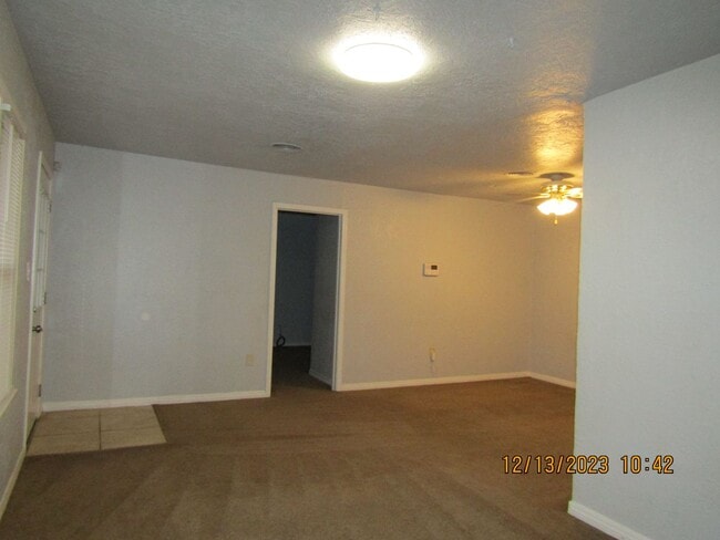 Building Photo - Close to shopping, Comanche hospital and Cameron University