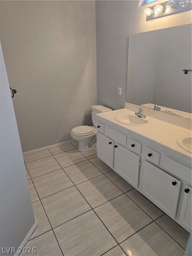 Building Photo - 5843 Berry Hill Ln