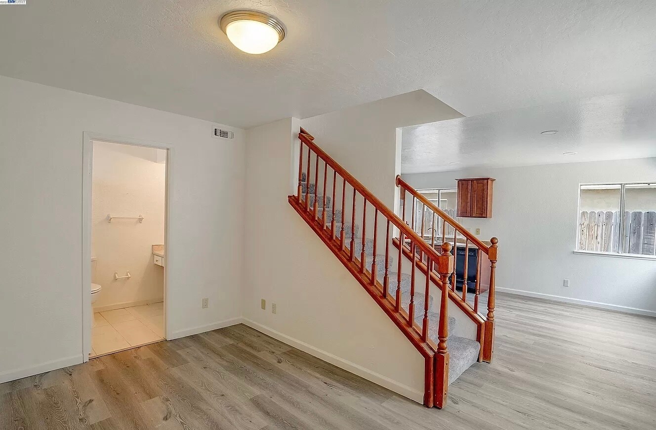 Building Photo - 3480 Briar Ln