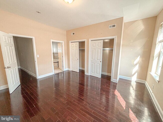 Building Photo - 1419 Morris St