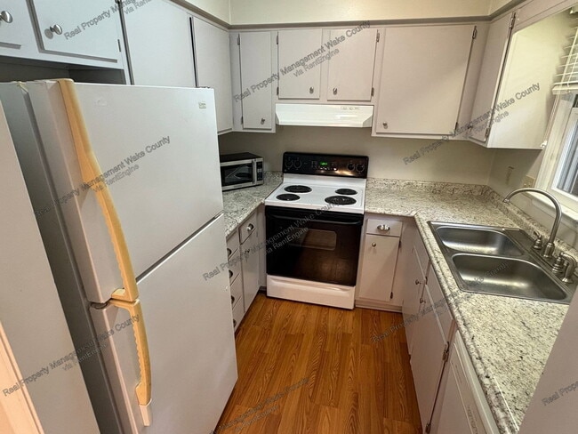 Building Photo - 5512 Hamstead Crossing