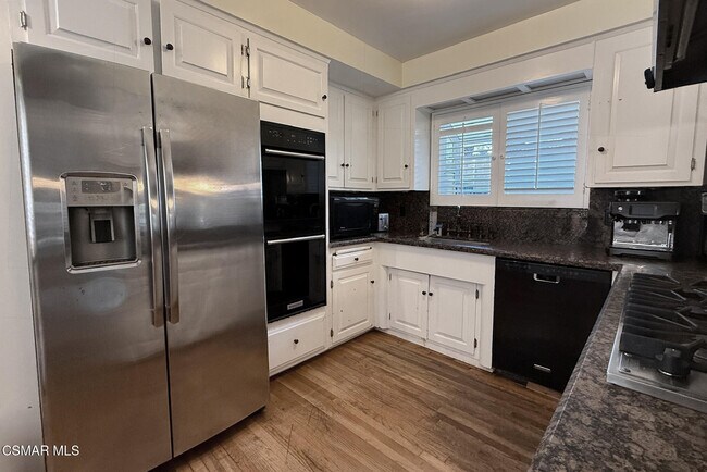 Building Photo - 4748 Conejo Ave