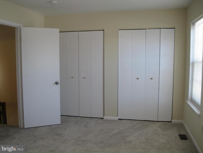 Building Photo - 8171 Fenwick Ct