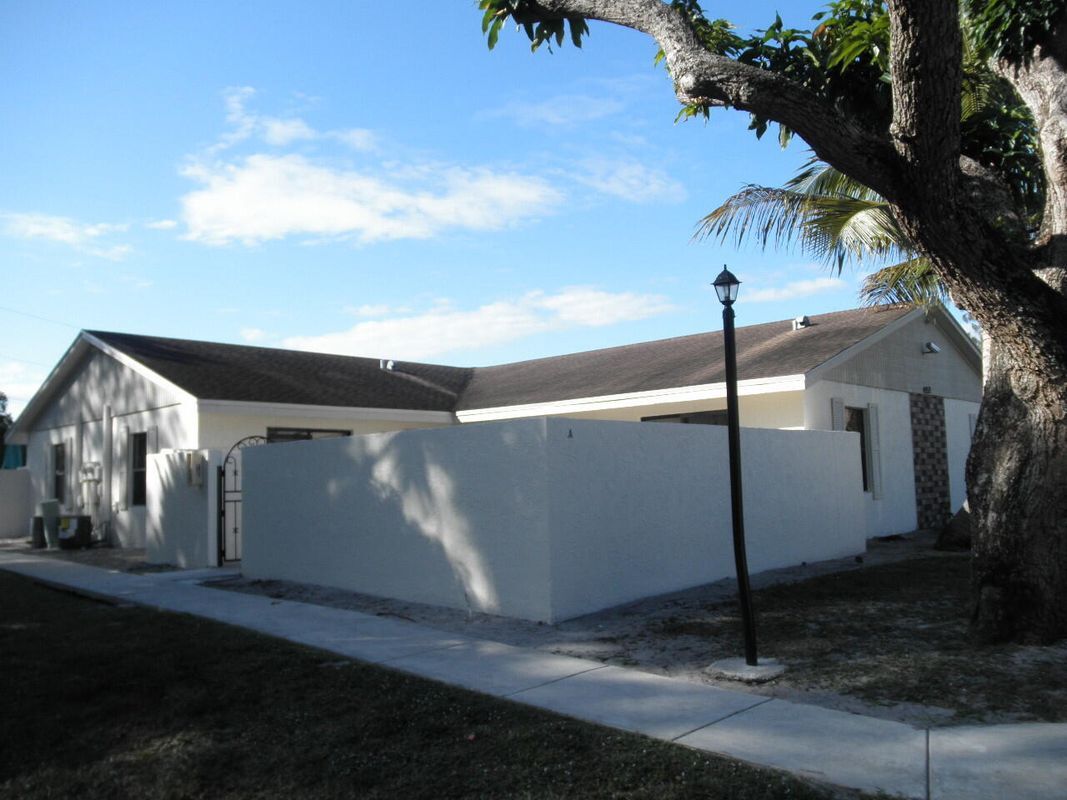 Building Photo - 4950 Cherry Rd