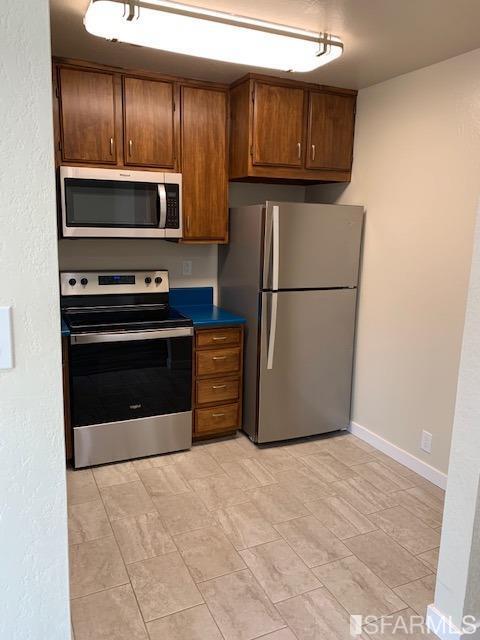 Building Photo - 1090 Main St