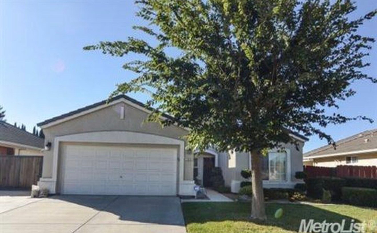 Building Photo - 1634 Sierra Creek Dr