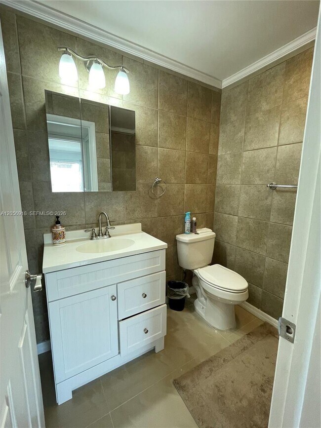 Building Photo - 899 Normandy Trail