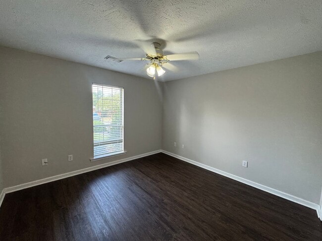 Building Photo - Immaculate East Chase Patio Home