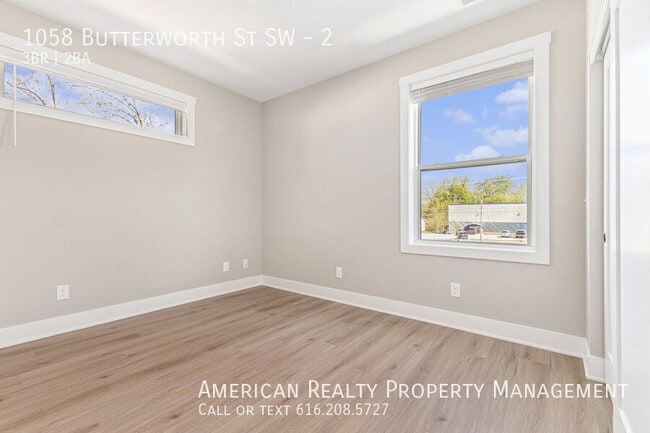 Building Photo - 1058 Butterworth St SW