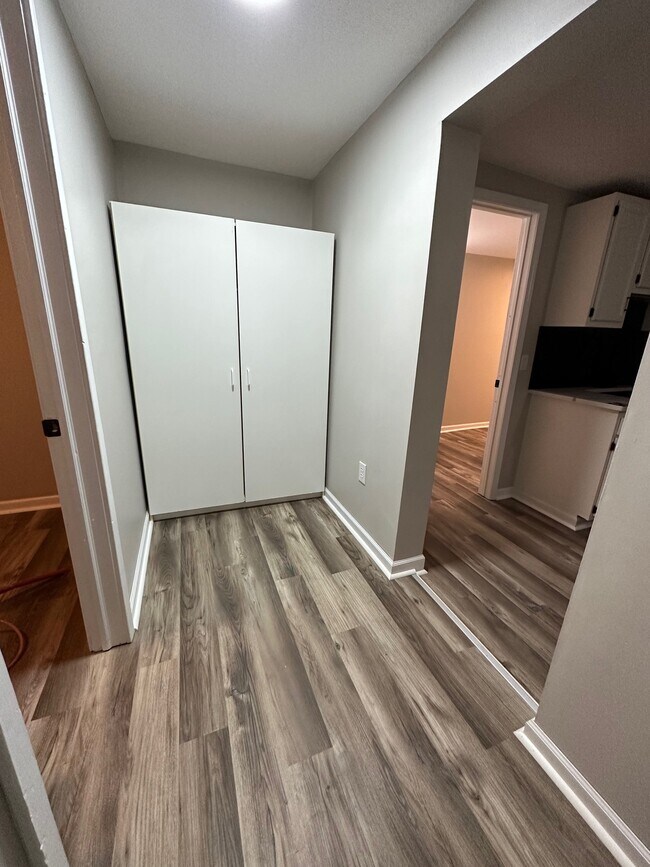 Building Photo - 349 W South St