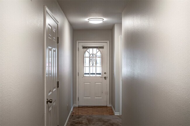 Building Photo - 706 Meghan St