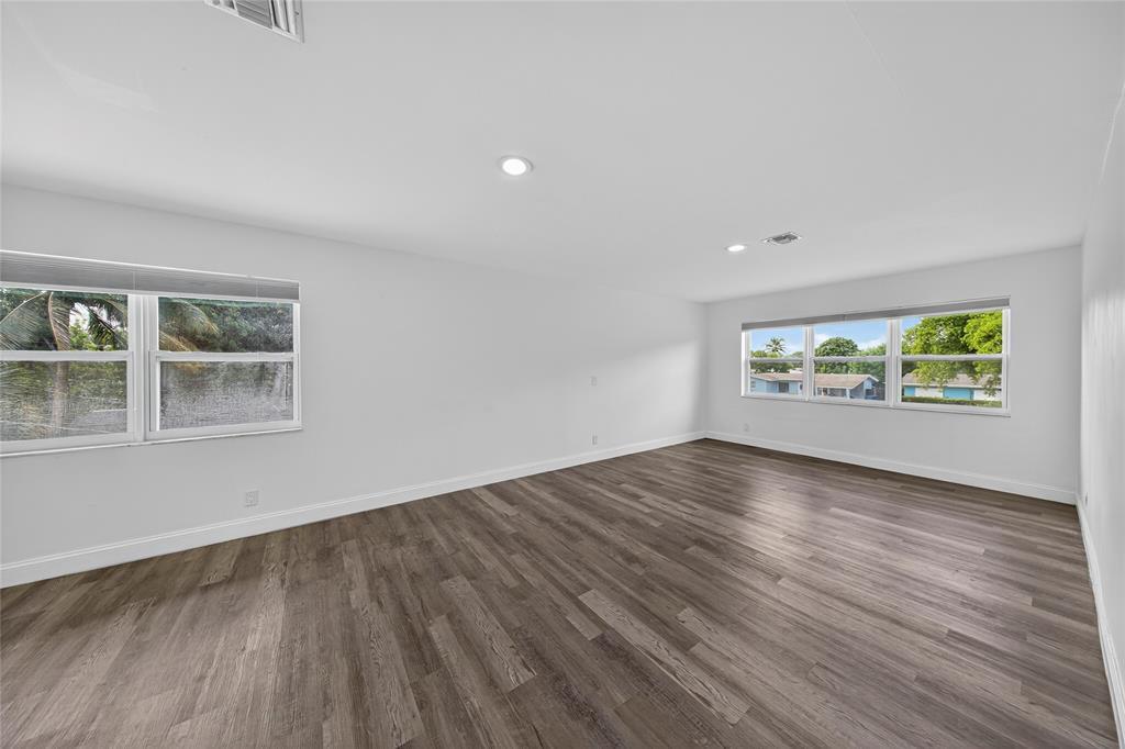 Building Photo - 2012 NW 12th Ave